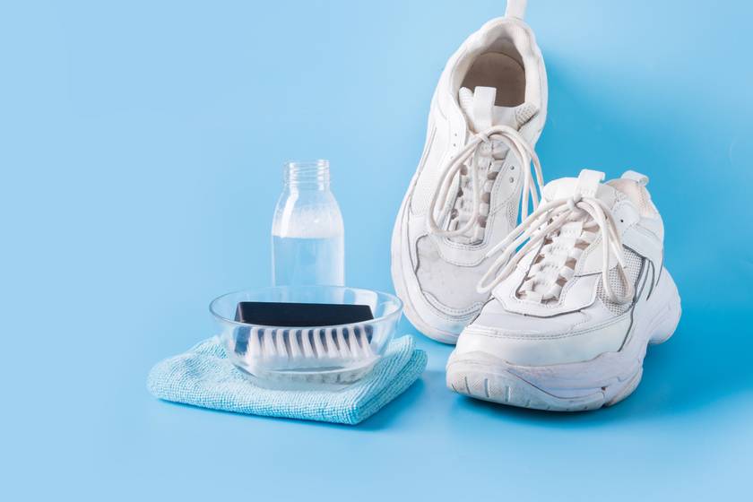 Kiszedi a ruhából a foltot, megtisztítja a cipőket - Eszedbe sem jutna, hogy a micellás víz ennyi mindenre használható - Szépség és divat